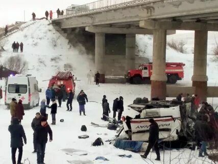 У перевозчика, чей автобус рухнул с моста в Забайкалье, нашли 38 нарушений