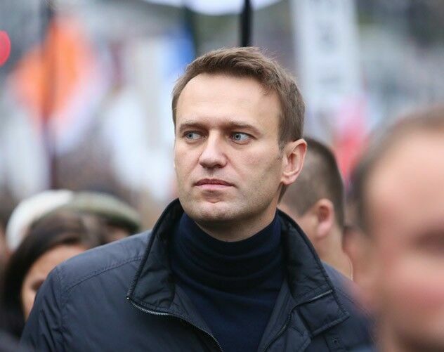 Навальный получил загранпаспорт после письма главе администрации президента