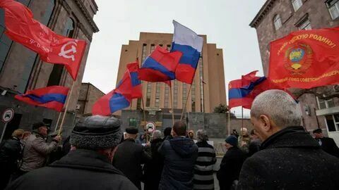 В Ереване поддержали спецоперацию РФ в Украине шествием