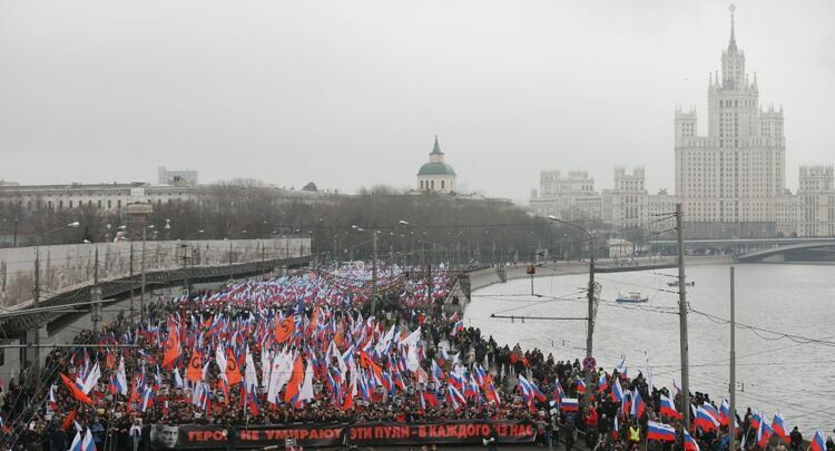 Оппозиция подала заявку в мэрию на 30-тысячное шествие в Москве