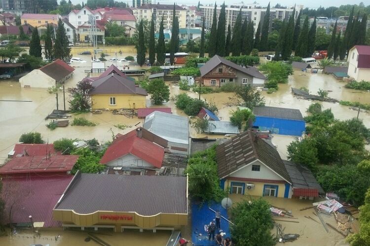 МЧС: обстановка в городе Сочи после наводнения стабилизировалась