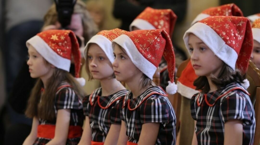 Слухи о недопуске детей в Костроме на новогодние елки без прививок не подтвердились