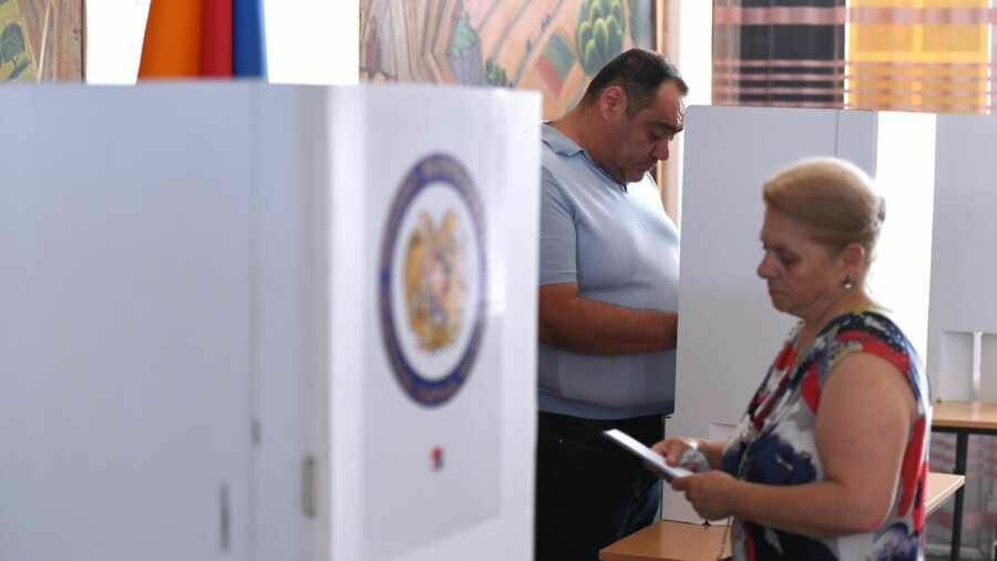 ЦИК Армении отказался признать итоги парламентских выборов недействительными