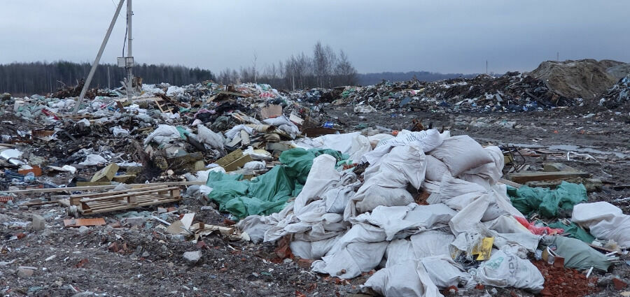 Свалка  мусора в Янино . Фото Bellona.