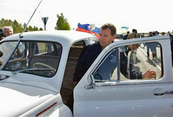 Президентская гонка: Медведев и Янукович приняли участие в автопробеге (ФОТО)