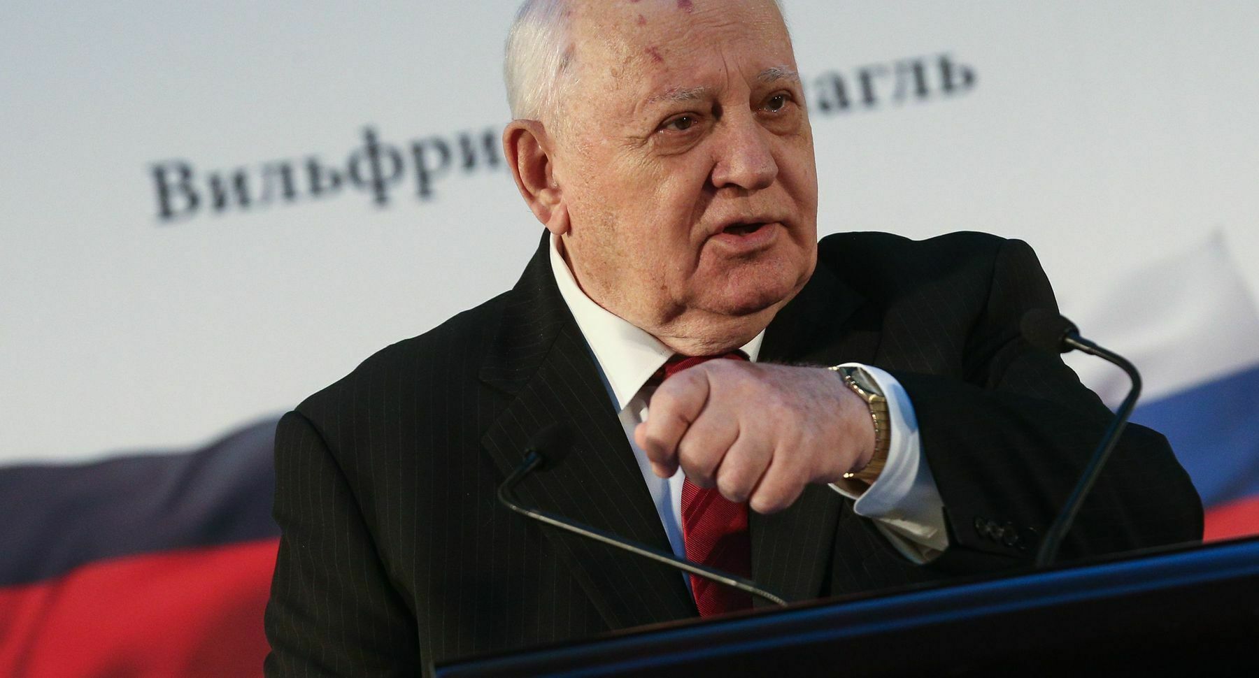 Горбачев назвал решение МОК "безобразием", разрушающим международное сотрудничество