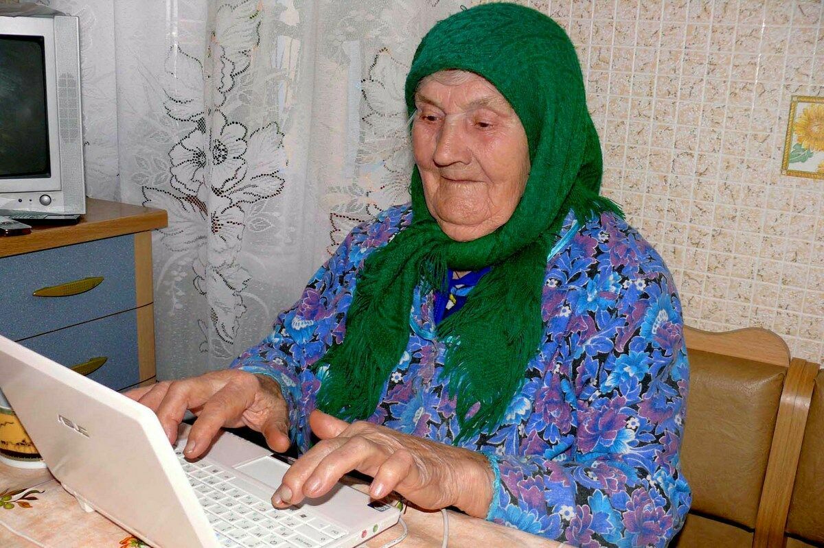 Половина россиян старше 60 лет не освоили интернет