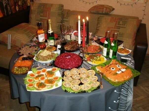 Росстат подсчитал стоимость продуктов на новогоднем столе россиян