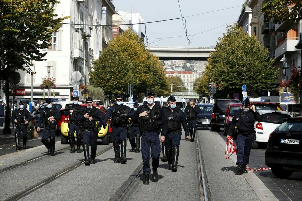 Во Франции заявили о максимальном уровне террористической угрозы