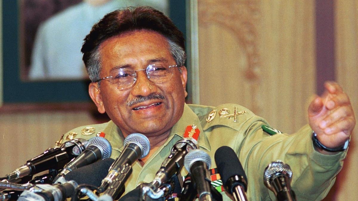 Первез Мушарраф стал президентом Пакистана в результате военного переворота, но теперь вынужден скрываться в Великобритании от обвинений