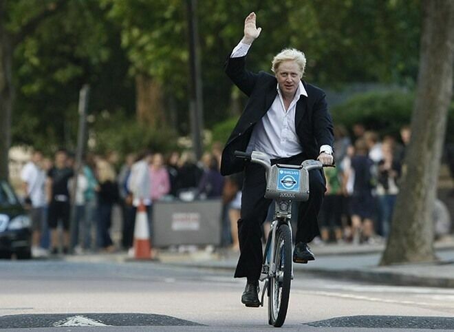 Экс-мэру Лондона Борису Джонсону запретили ездить на велосипеде по улицам