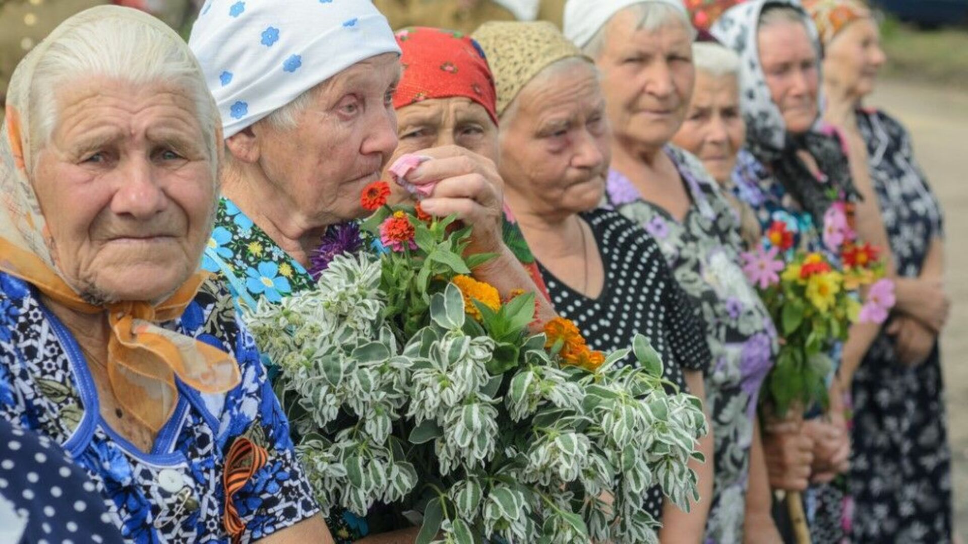 Малоимущий пенсионер. Пожилые люди в России. Русские пенсионеры. Старики в России. Пожилые люди на пенсии.