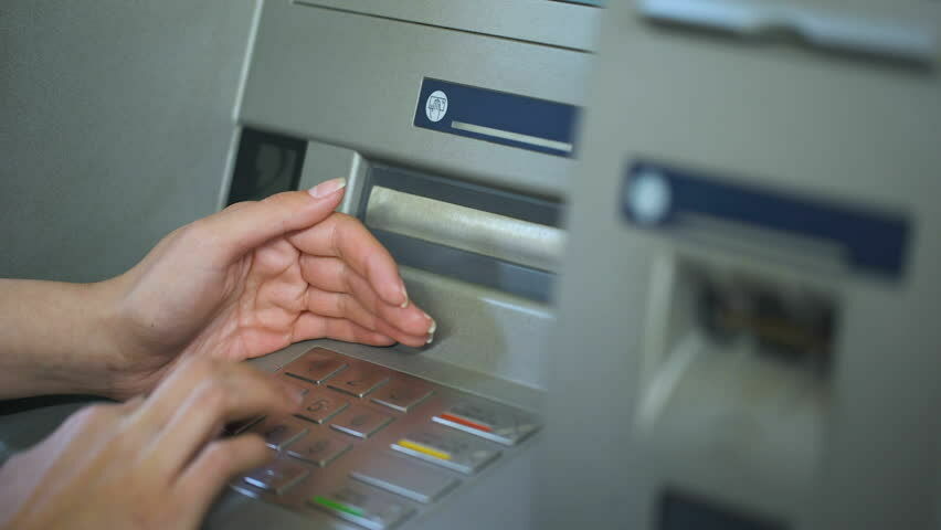Запомнить четыре цифры: кто и как придумал банкомат и пин-код