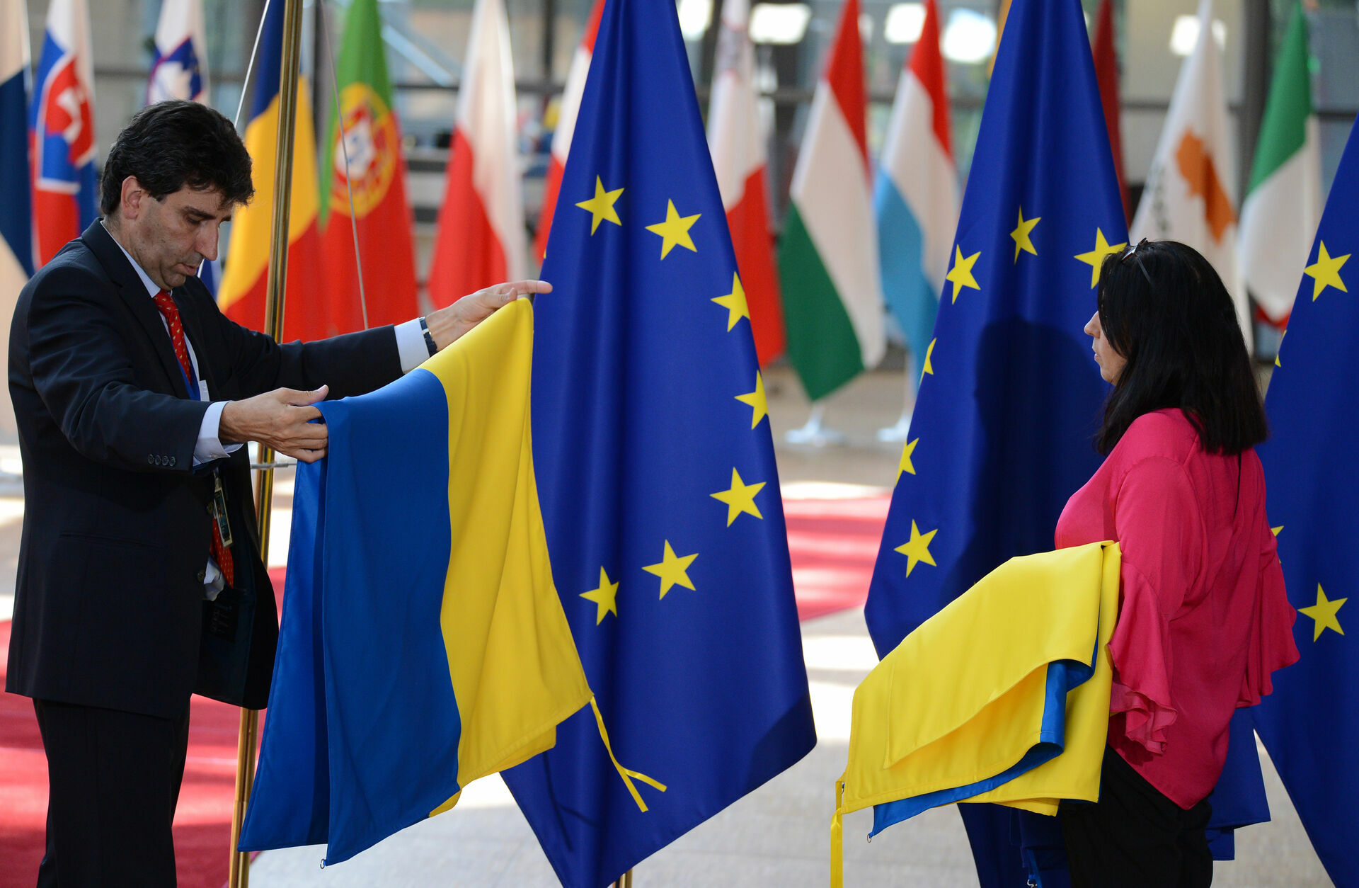 Дания и Нидерланды выступили против наделения Украины статусом кандидата в ЕС