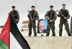 Аббаса атакуют свои
