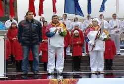 Эстафета олимпийского огня стартовала в Санкт-Петербурге