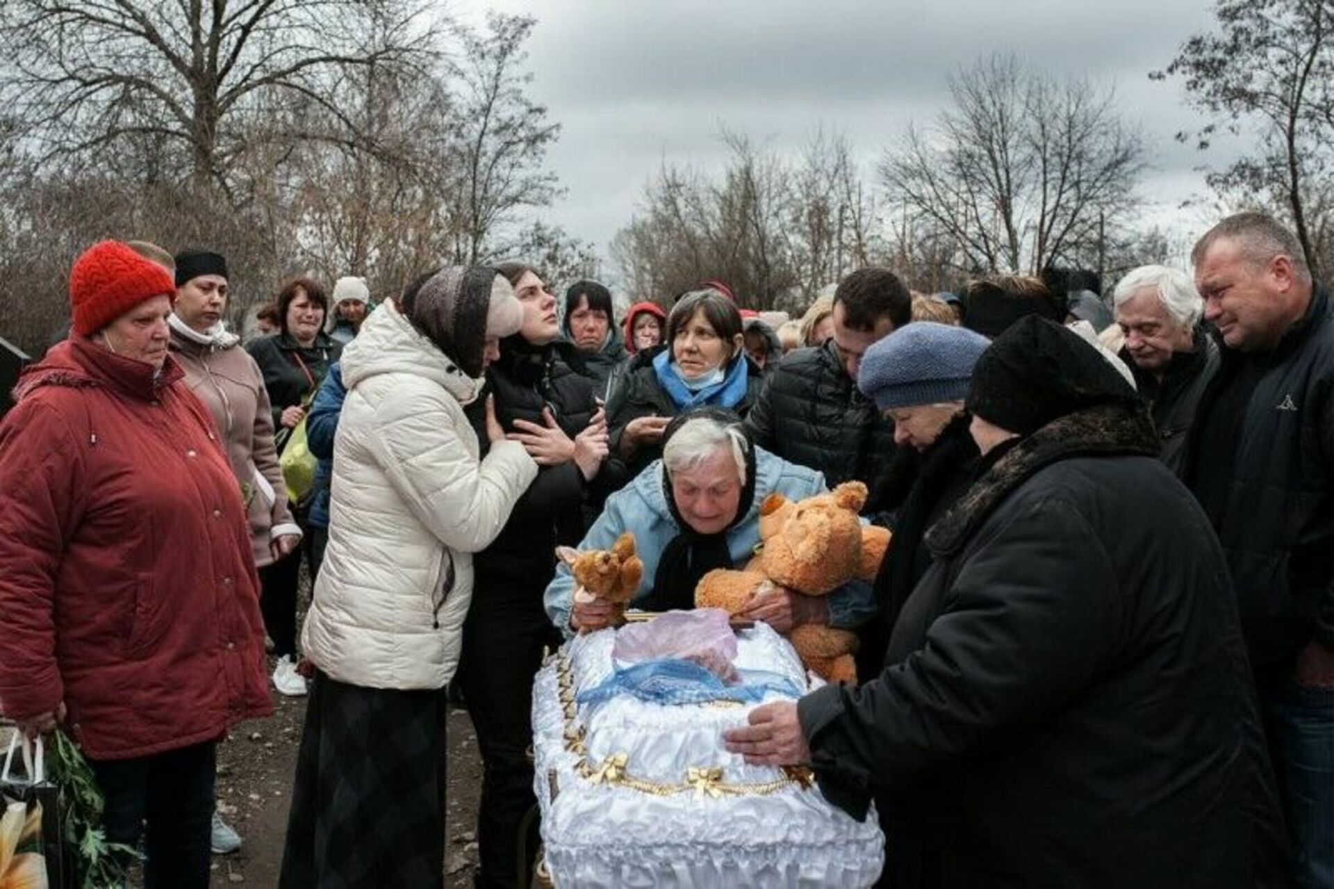 Про погибших на украине. Похороны детей погибших.