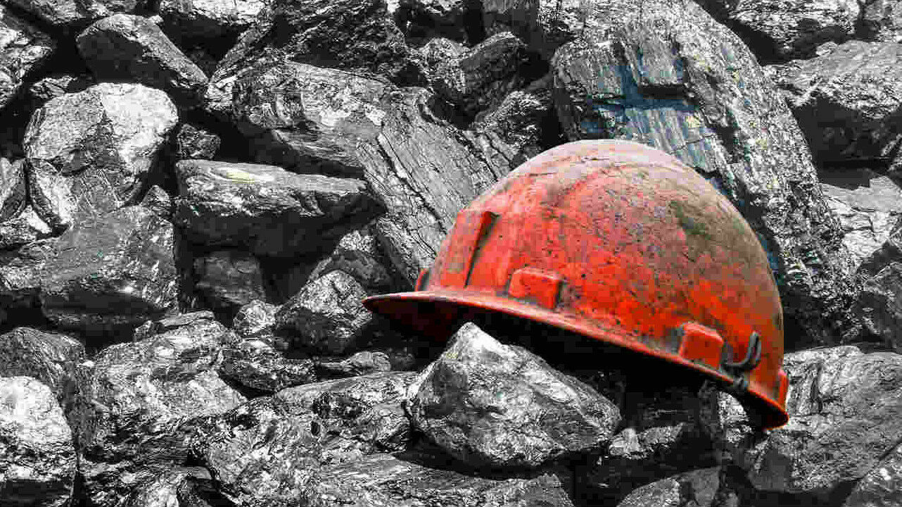На Таштагольском руднике эвакуируют шахтеров после смещения грунта
