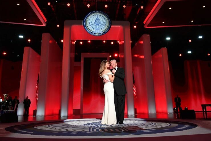 Трамп с супругой исполнили первый танец на балу Liberty (видео)