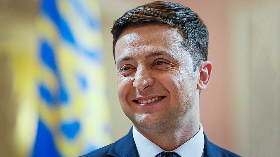 Зеленский удерживает абсолютное лидерство в президентской гонке на Украине