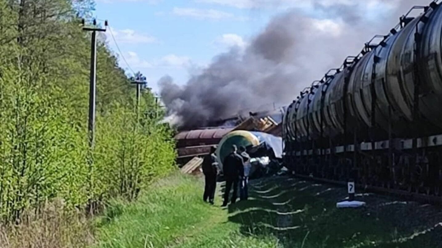 В Брянской области после взрыва на ж/д путях сошел с рельсов грузовой поезд (ФОТО)