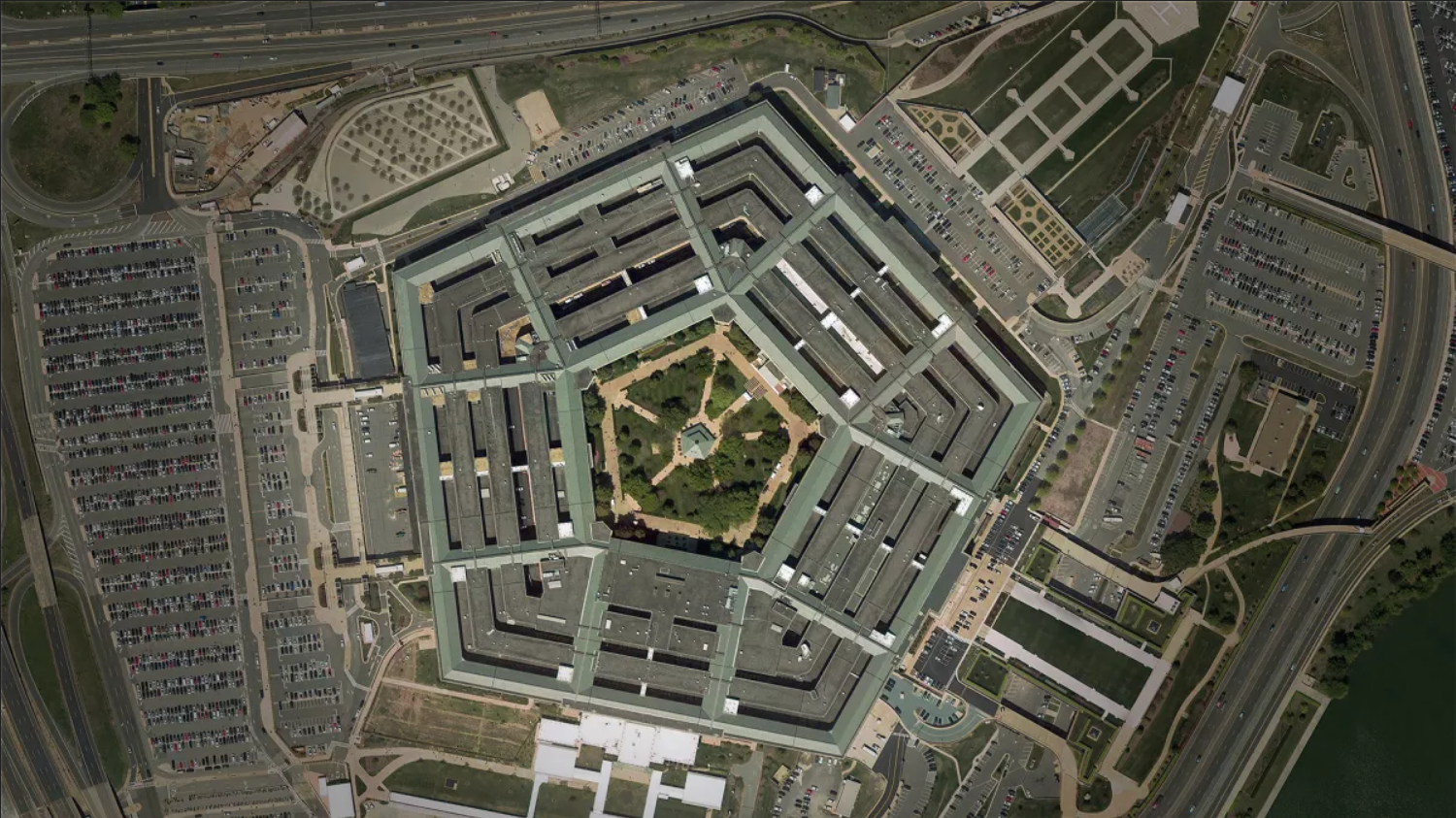 В 2022 году в Пентагон поступило несколько сотен сообщений о наблюдениях за НЛО
