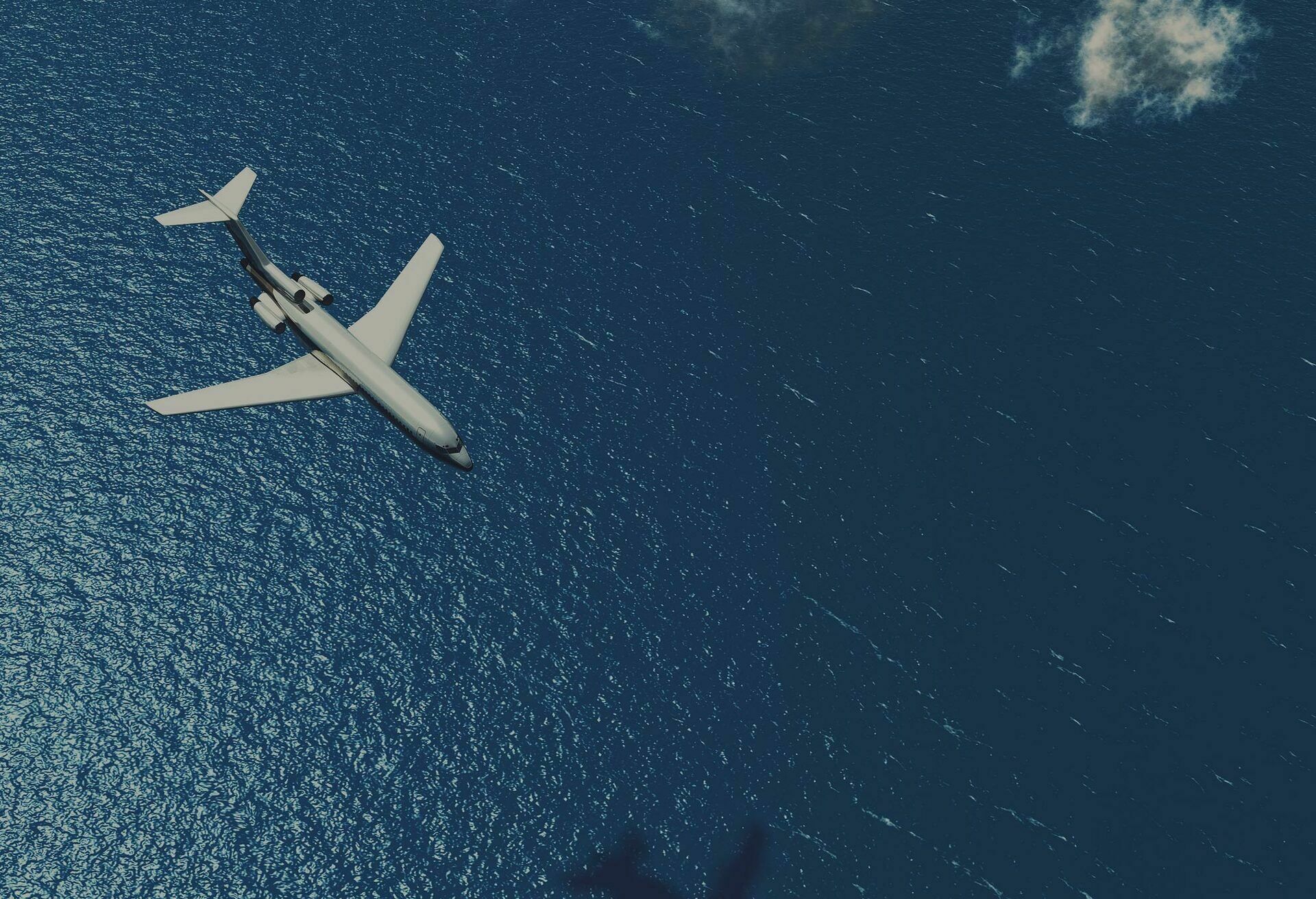 Грузовой Boeing сел на воду у Гавайских островов из-за проблем с двигателем