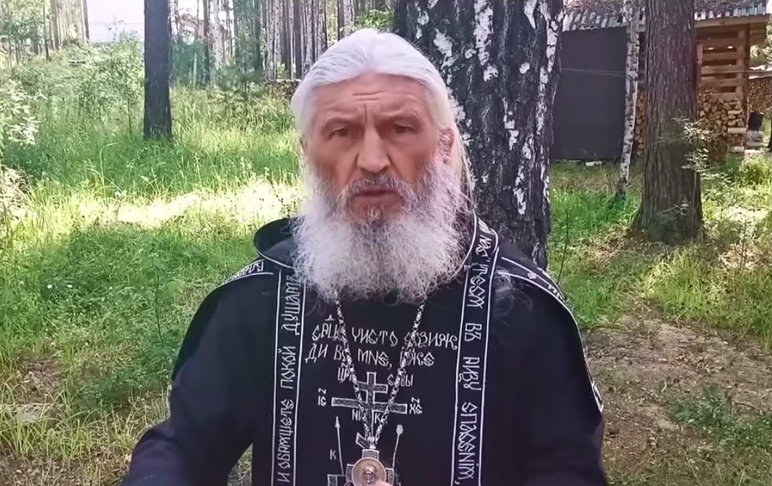 Патриарх Кирилл лишил сана схиигумена Сергия, захватившего монастырь