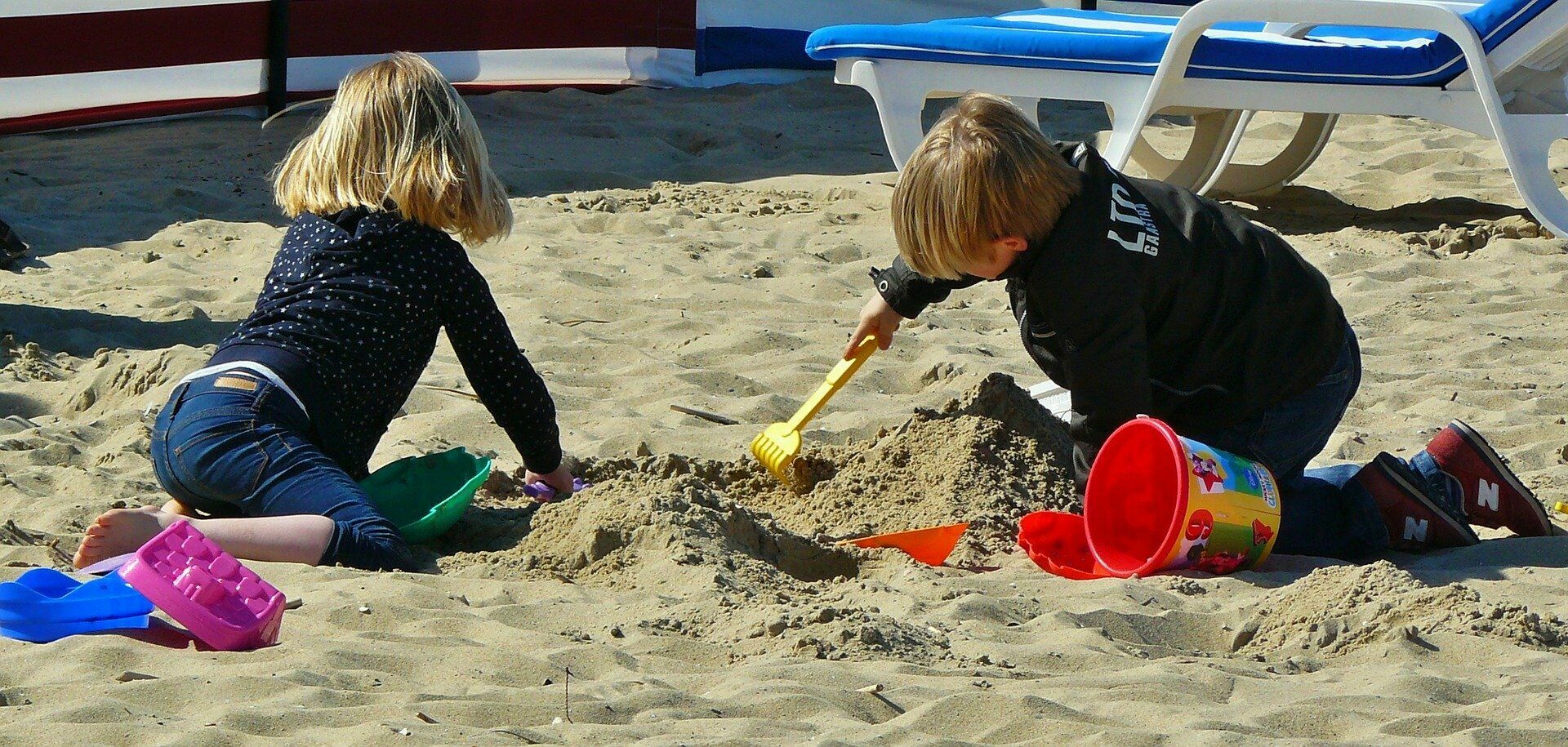 На пляже под Анапой погиб восьмилетний мальчик, его засыпало песком