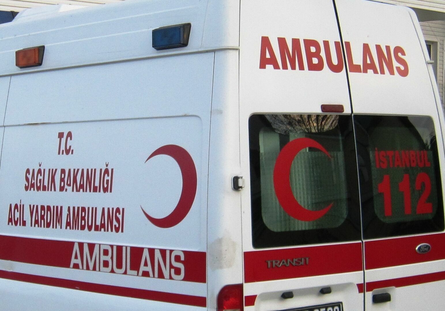 Шесть человек погибли при взрыве рядом с российским генконсульством в Стамбуле
