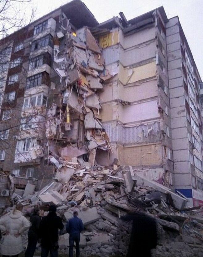 В Ижевске от взрыва обрушился жилой дом