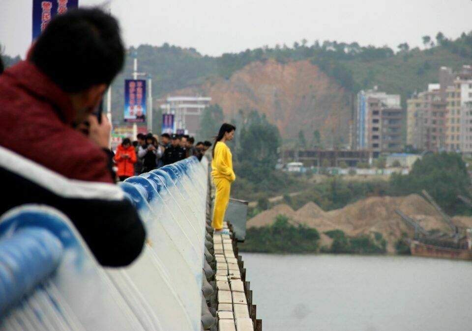 Искусственный интеллект начал вычислять самоубийц на мостах в Сеуле