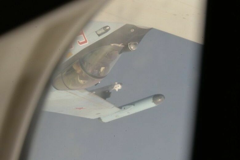 Российский пилот Су-35 испугал у границ Сирии американского летчика необычным трюком
