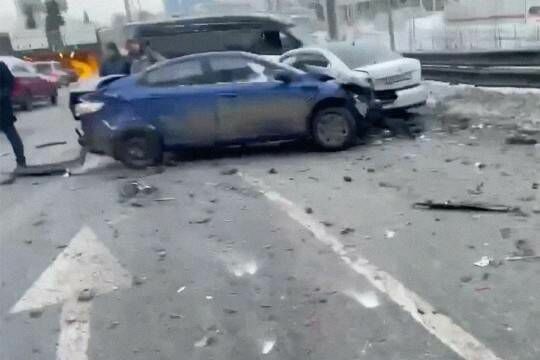 Два человека пострадали при ДТП с 20 автомобилями в Москве