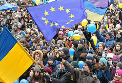 Янукович предложил амнистировать всех участников массовых акций на Майдане