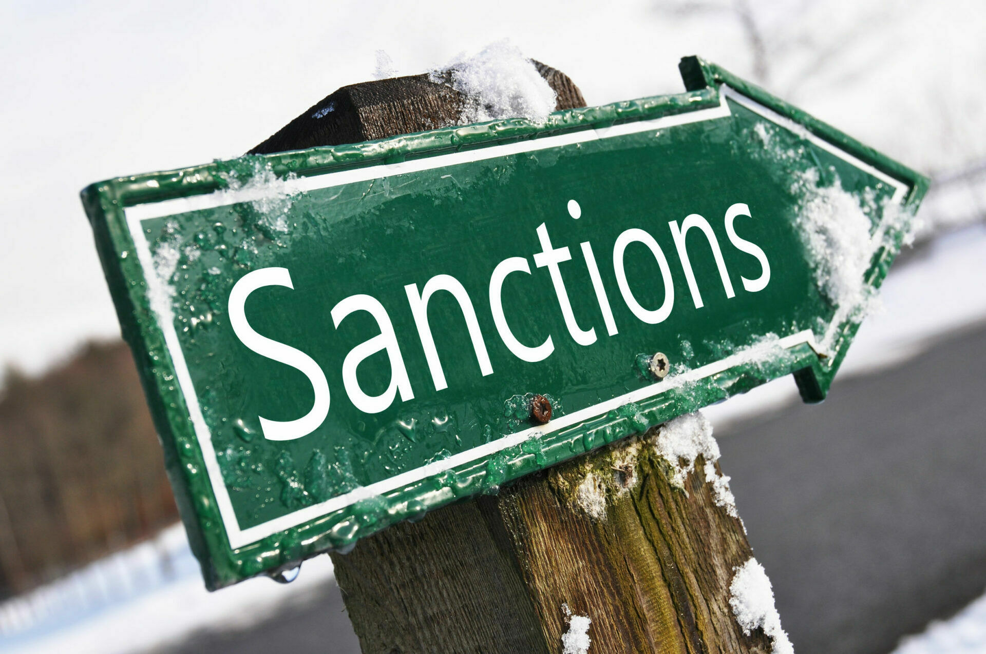 Украина ввела персональные санкции против российского президента и правительства