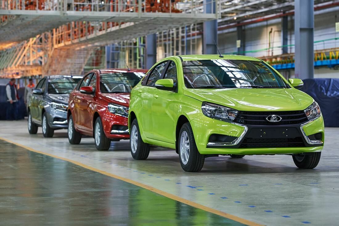 "АвтоВАЗ" уже в шестой раз с начала года увеличивает цены на машины Lada