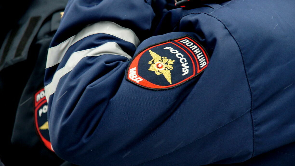 Барнаульский полицейский спас выпрыгнувшую в окно жертву изнасилования