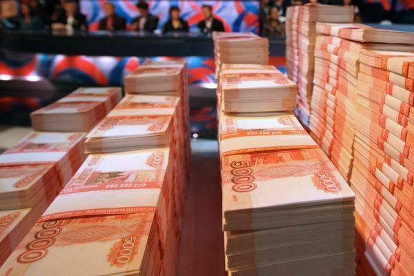 Минфин накопил денег на две трети российского бюджета