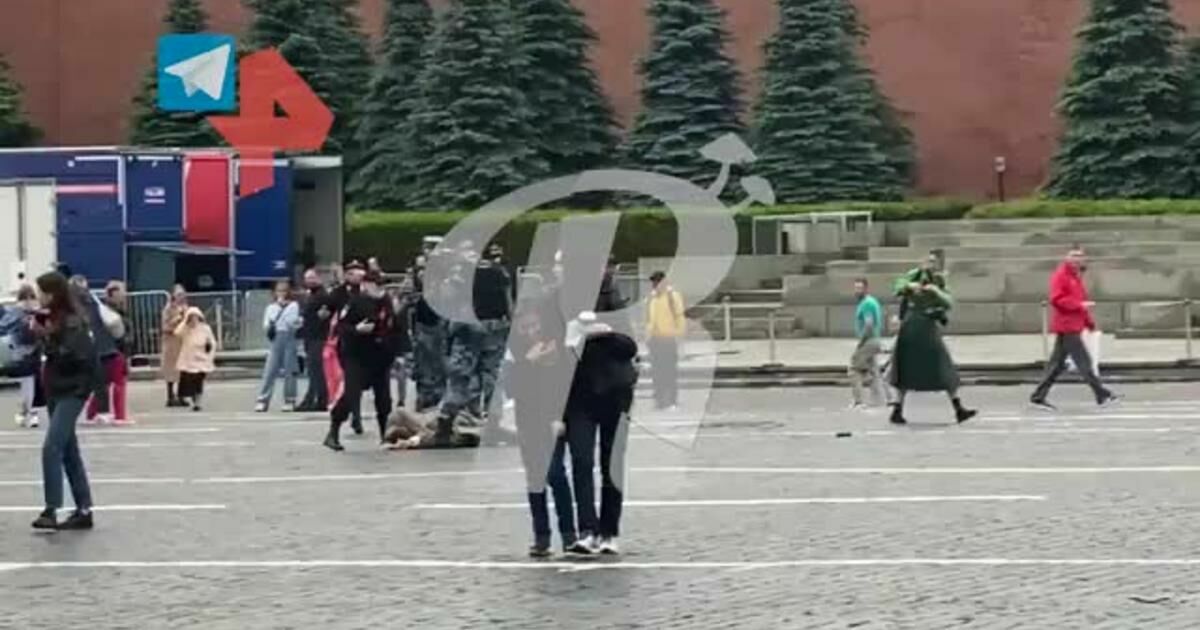 Акционист Павел Крисевич открыл стрельбу на Красной площади