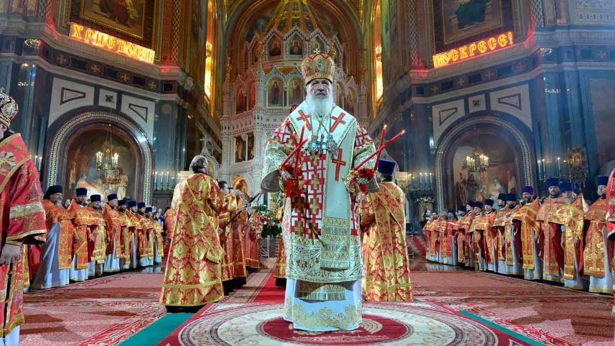 Россияне поддержали идею перехода богослужений на современный русский