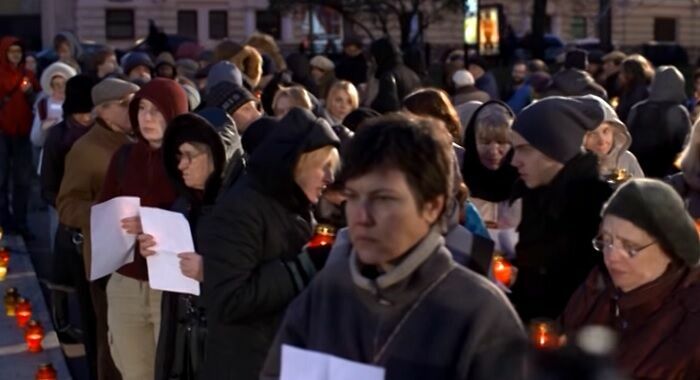 В Москве тысячи людей пришли на акцию памяти жертв политических репрессий