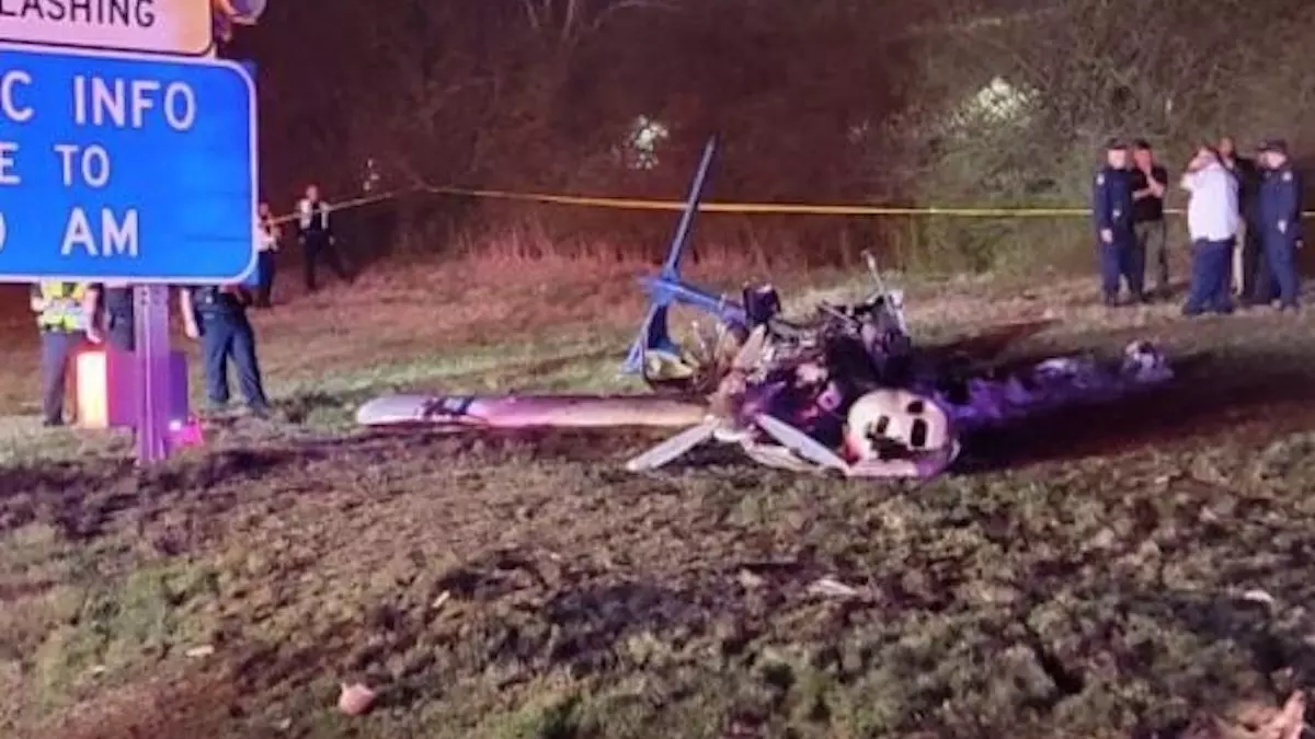 Самолет рухнул на трассу в американском штате Теннеси