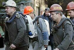 Растет число погибших горняков на шахте в Донецке