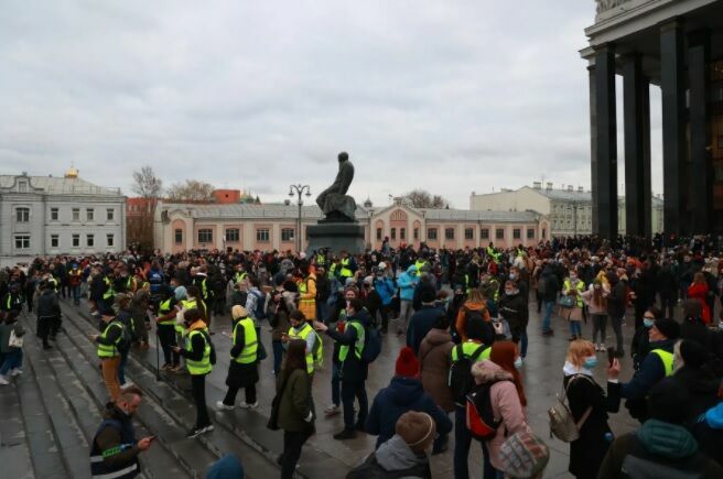 На акциях в поддержку Алексея Навального задержали 320 человек