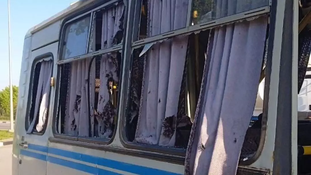 Дрон ВСУ атаковал автобус в Белгородской области — пострадал рабочий