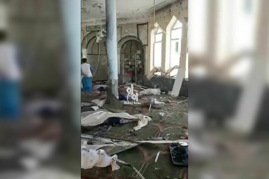 Последствия взрыва в мечети в провинции Кундуз