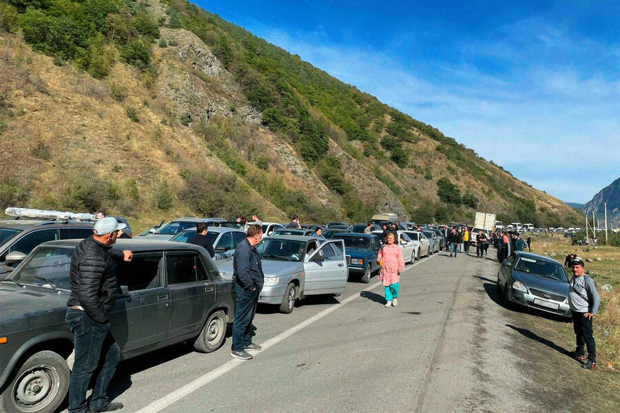 Границу Грузии с Осетией за сутки пересекли свыше десяти тысяч человек