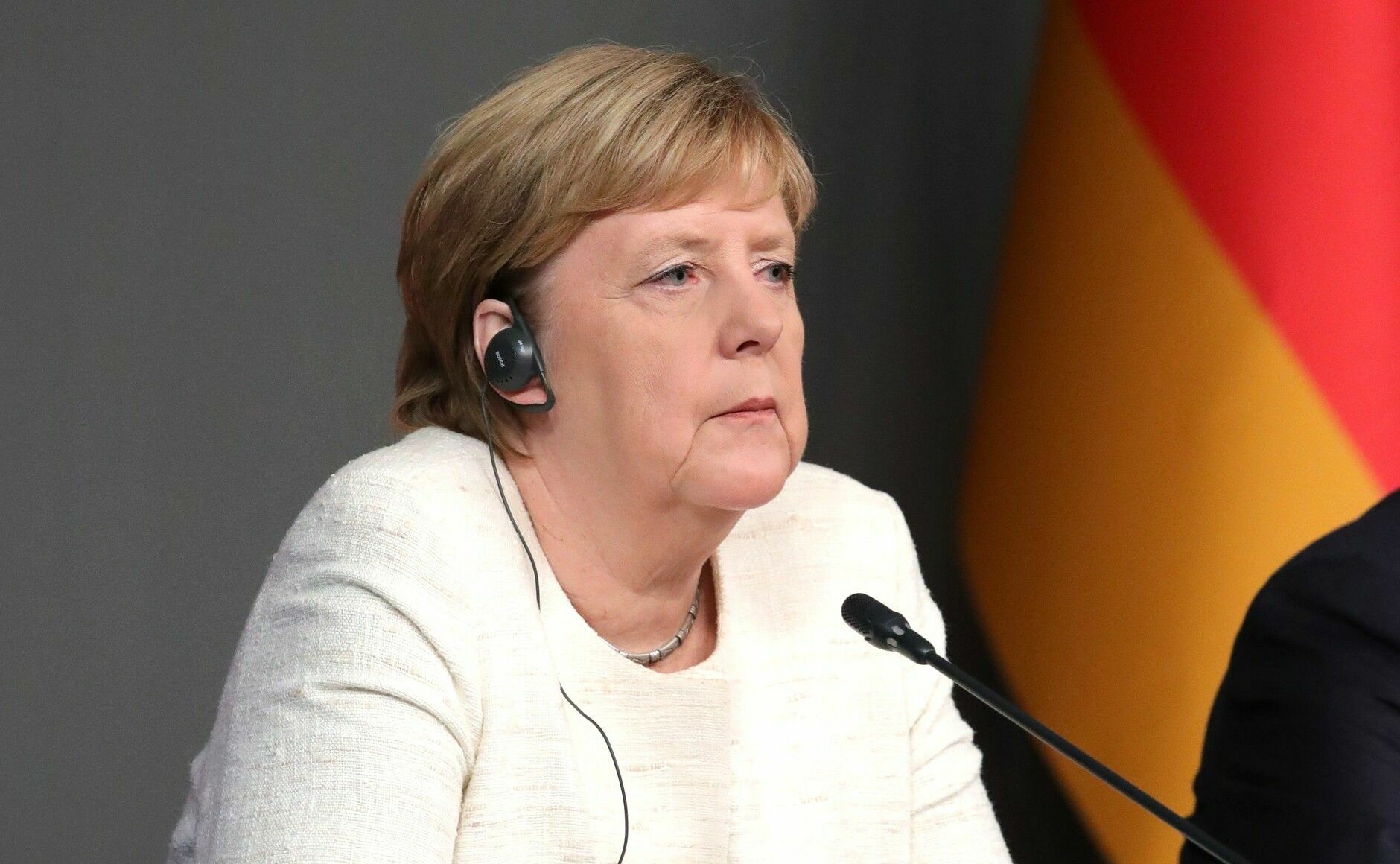 В Германии опровергли слухи о досрочной отставке Меркель