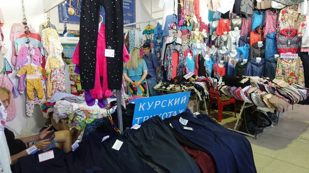 Россияне пересмотрели отношение к тратам на одежду и западным брендам